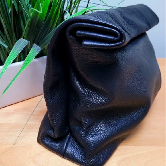 MARIE TURNOR | Black Lunch Bag Clutch - Picture 3 of 10